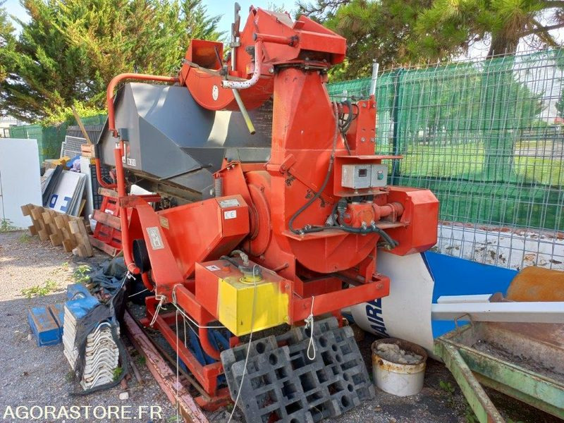 BROYEUR A VEGETAUX BV E10 - USAGÉ - Kerti gépek: 2 kép. BROYEUR A VEGETAUX BV E10 - USAGÉ - Kerti gépek: 2 kép.