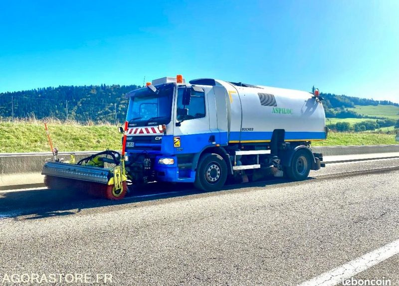 Balayeuse DAF haute pression - 2006 / 460 638 KMS - Utcaseprő gép: 1 kép. Balayeuse DAF haute pression - 2006 / 460 638 KMS - Utcaseprő gép: 1 kép.