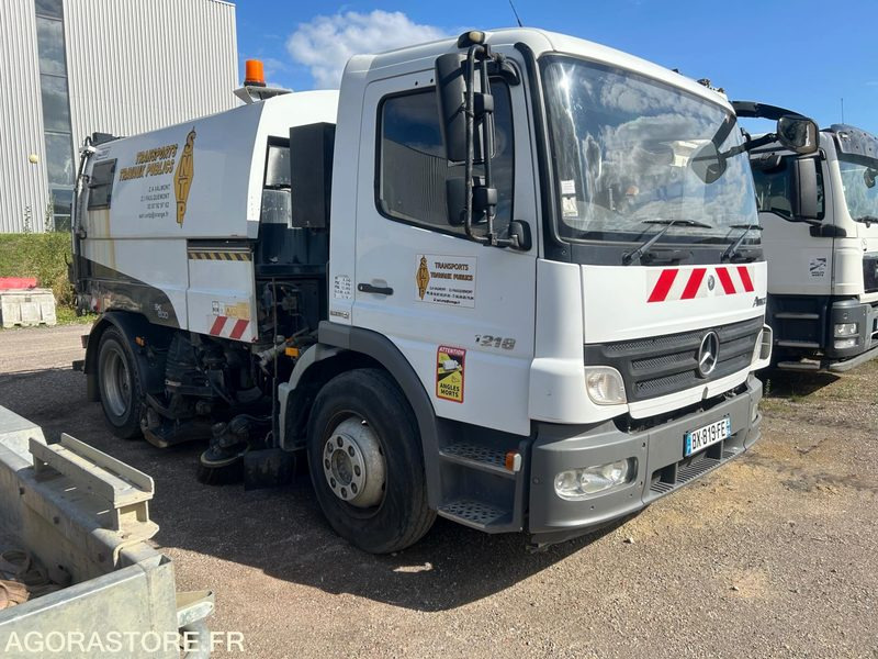 Balayeuse Mercedes sk500 - Utcaseprő gép: 2 kép. Balayeuse Mercedes sk500 - Utcaseprő gép: 2 kép.