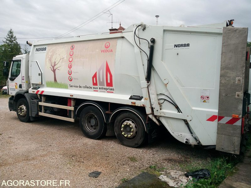 Bom Renault 320DXI - Szemetesautó: 3 kép. Bom Renault 320DXI - Szemetesautó: 3 kép.