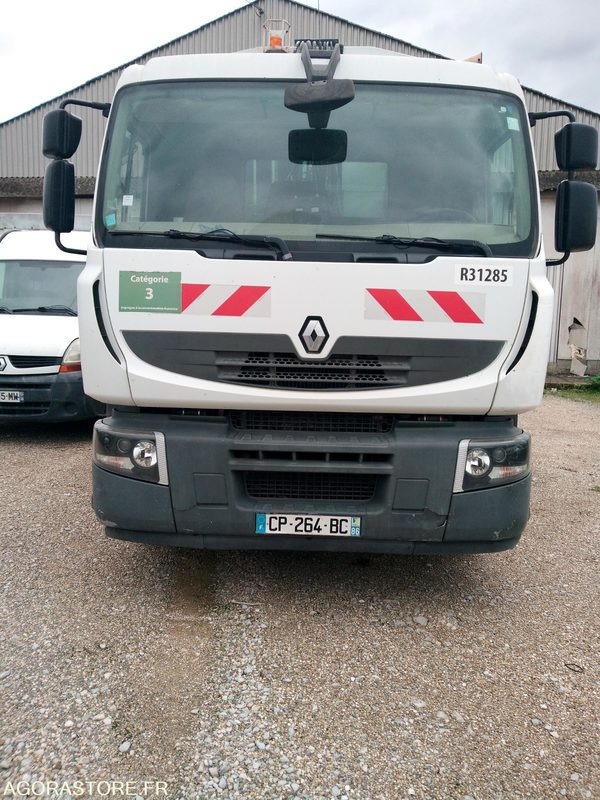 Bom Renault 320DXI - Szemetesautó: 1 kép. Bom Renault 320DXI - Szemetesautó: 1 kép.