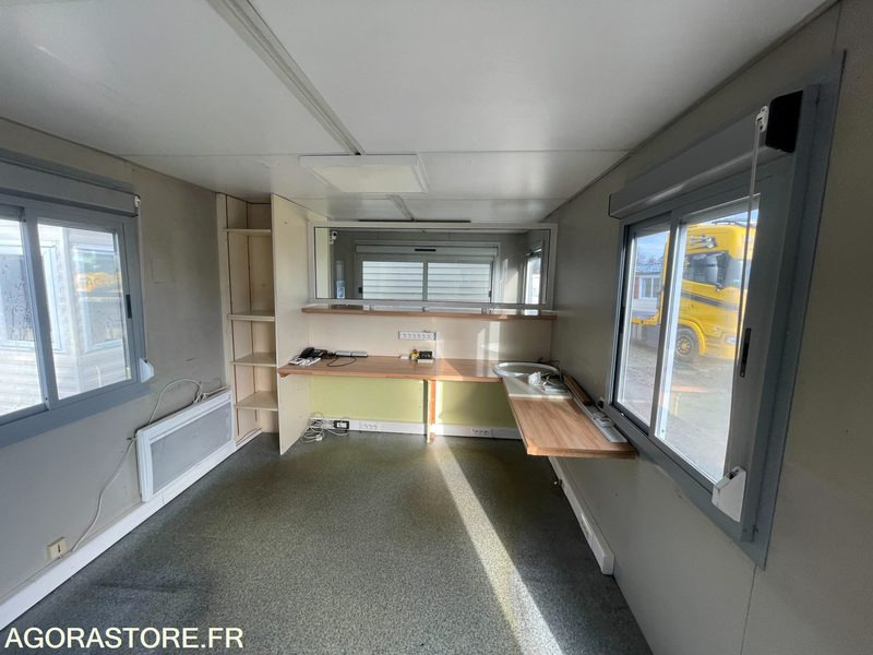 Bureau modulaire 11x3m - Konténerház: 5 kép. Bureau modulaire 11x3m - Konténerház: 5 kép.