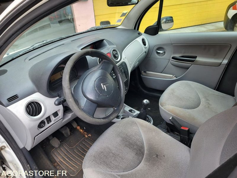 C3 (sans contrôle technique) - Autó: 4 kép. C3 (sans contrôle technique) - Autó: 4 kép.