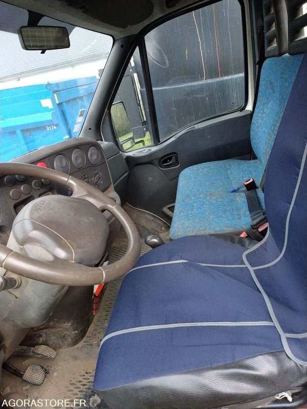 CAMION BENNE IVECO - EY413YY - 142000km - Billenőplatós kisteherautó: 4 kép. CAMION BENNE IVECO - EY413YY - 142000km - Billenőplatós kisteherautó: 4 kép.