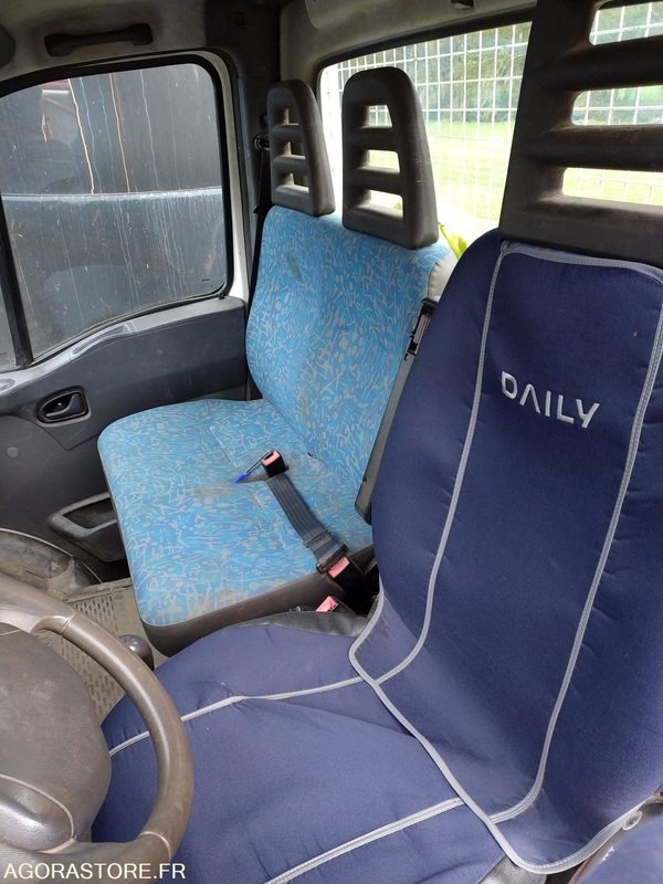 CAMION BENNE IVECO - EY413YY - 142000km - Billenőplatós kisteherautó: 5 kép. CAMION BENNE IVECO - EY413YY - 142000km - Billenőplatós kisteherautó: 5 kép.