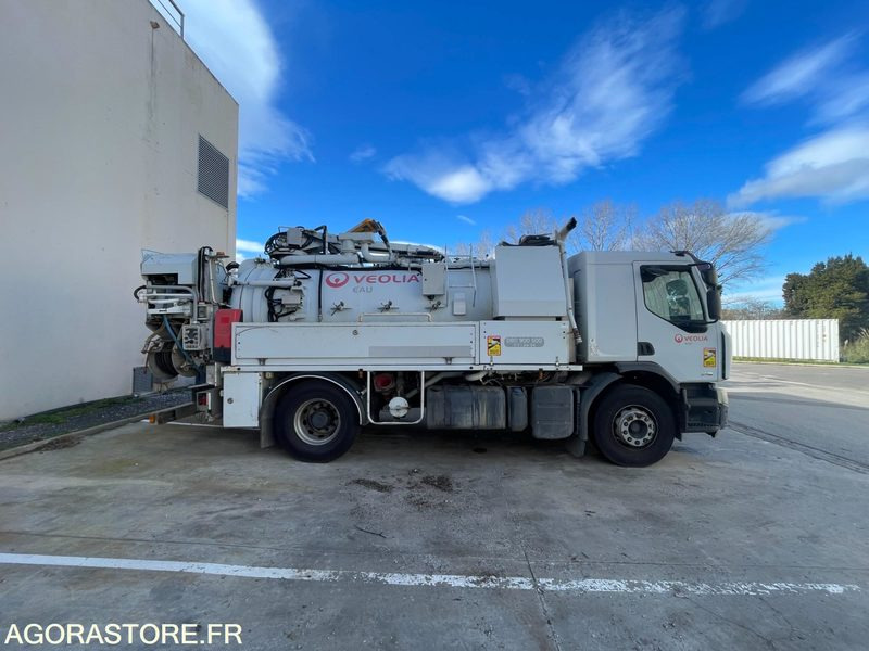 CAMION RENAULT19 HYDROCURER HUWER - 2018 / 341 258 KM - Szippantós autó: 2 kép. CAMION RENAULT19 HYDROCURER HUWER - 2018 / 341 258 KM - Szippantós autó: 2 kép.