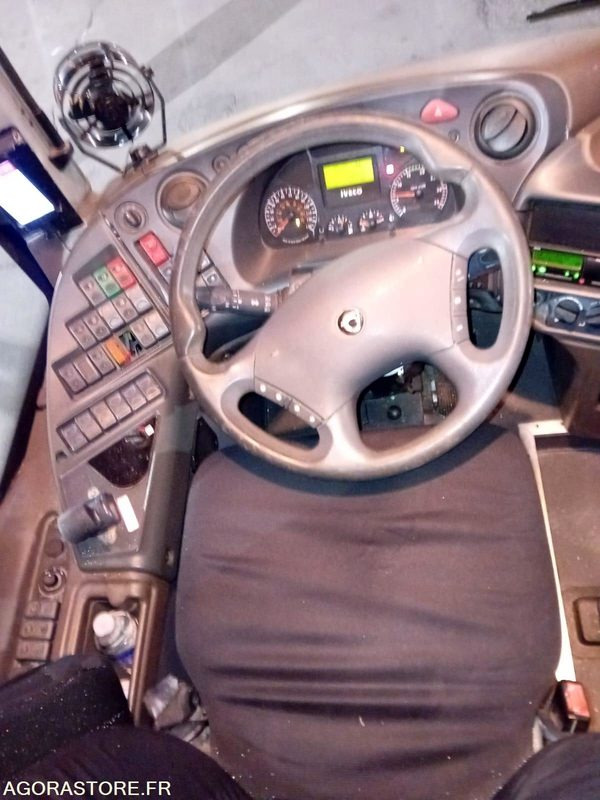 CAR IRISBUS RECREO N°11411 MEC 2009 - KM 264000 - Iskolabusz: 5 kép. CAR IRISBUS RECREO N°11411 MEC 2009 - KM 264000 - Iskolabusz: 5 kép.