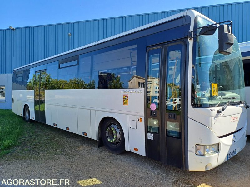 CAR IRISBUS RECREO - N°16786 - MEC2008 -435000KM DS-356-FA - Iskolabusz: 2 kép. CAR IRISBUS RECREO - N°16786 - MEC2008 -435000KM DS-356-FA - Iskolabusz: 2 kép.