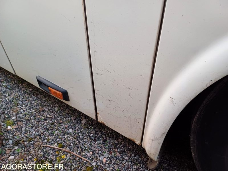 CAR IVECO ARWAY - N°16815 - MEC 2010 522000KM AT107SK - Iskolabusz: 3 kép. CAR IVECO ARWAY - N°16815 - MEC 2010 522000KM AT107SK - Iskolabusz: 3 kép.