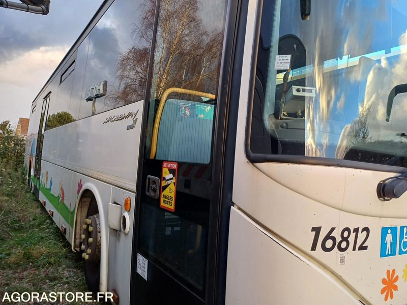 CAR IVECO CROSSWAY -N°16812 -MEC 2010 / 511000KM AT-851-NN - Iskolabusz: 2 kép. CAR IVECO CROSSWAY -N°16812 -MEC 2010 / 511000KM AT-851-NN - Iskolabusz: 2 kép.