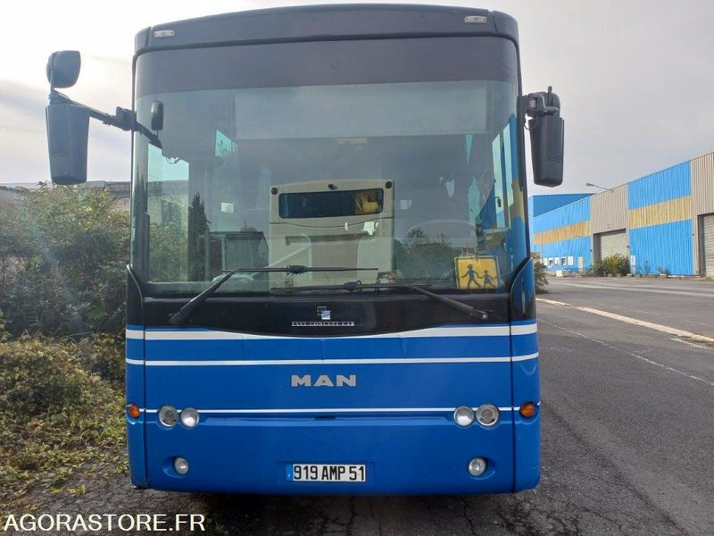 CAR MAN SYTER 919-AMP-51 - Iskolabusz: 1 kép. CAR MAN SYTER 919-AMP-51 - Iskolabusz: 1 kép.