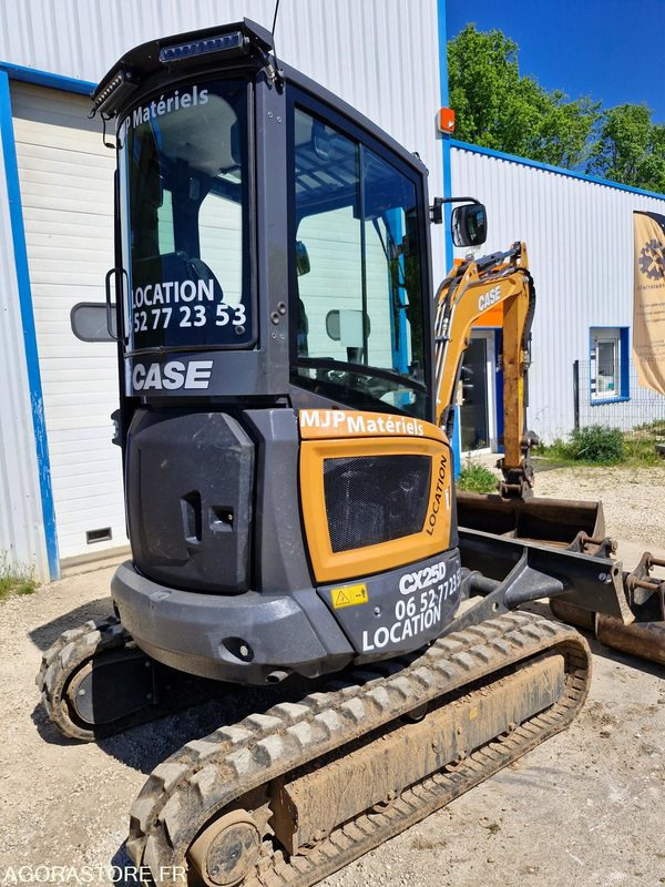 CASE CX25D 2024 300h état neuve - Minikotró: 2 kép. CASE CX25D 2024 300h état neuve - Minikotró: 2 kép.