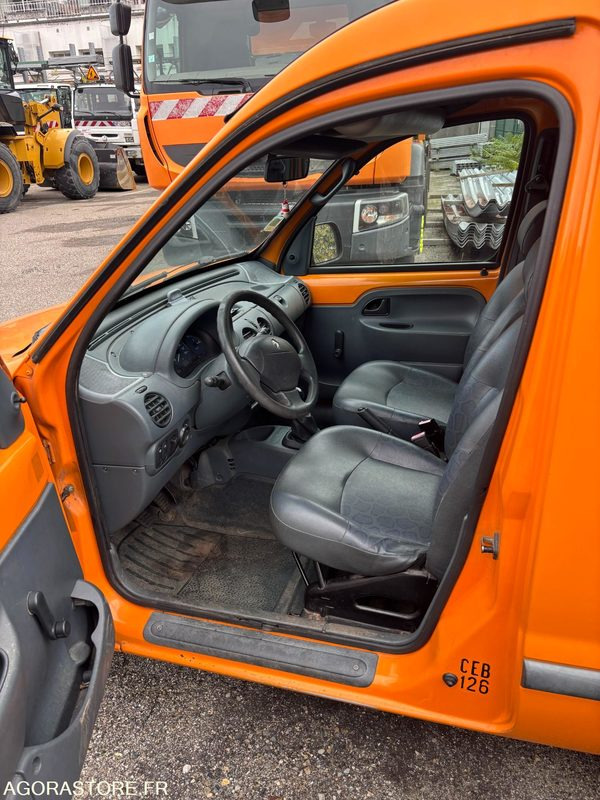 CEB126 RENAULT KANGOO 1.9D - Kis furgon: 5 kép. CEB126 RENAULT KANGOO 1.9D - Kis furgon: 5 kép.