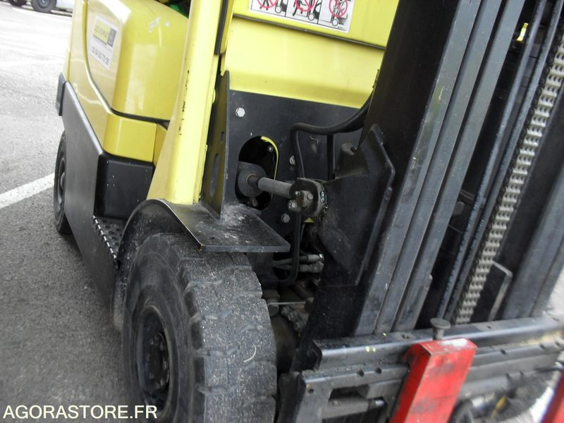 CHARIOT ELEVATEUR HYSTER 1.8FT - Gázüzemű targonca: 4 kép. CHARIOT ELEVATEUR HYSTER 1.8FT - Gázüzemű targonca: 4 kép.