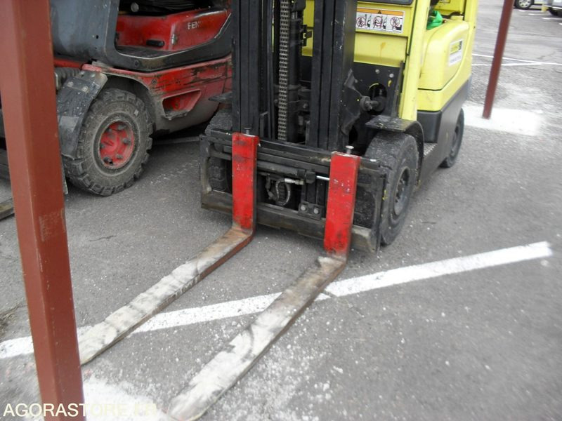 CHARIOT ELEVATEUR HYSTER 1.8FT - Gázüzemű targonca: 3 kép. CHARIOT ELEVATEUR HYSTER 1.8FT - Gázüzemű targonca: 3 kép.