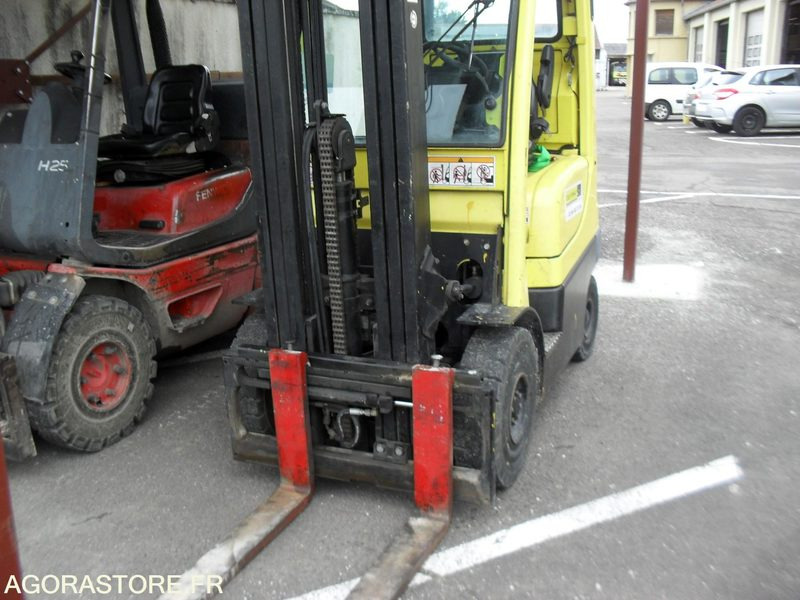 CHARIOT ELEVATEUR HYSTER 1.8FT - Gázüzemű targonca: 2 kép. CHARIOT ELEVATEUR HYSTER 1.8FT - Gázüzemű targonca: 2 kép.