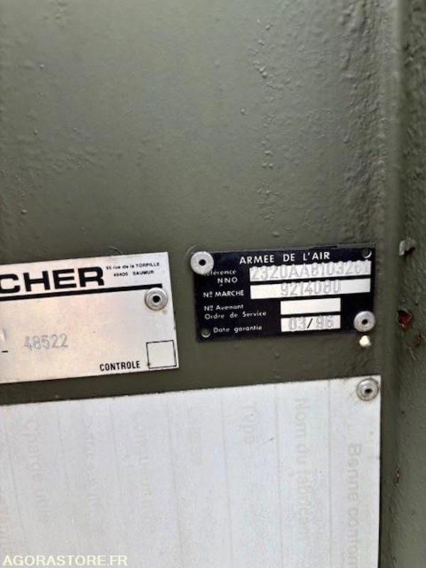 CITERNE AMPLIROLL 4000 LITRES - Horgos rakodó teherautó: 4 kép. CITERNE AMPLIROLL 4000 LITRES - Horgos rakodó teherautó: 4 kép.