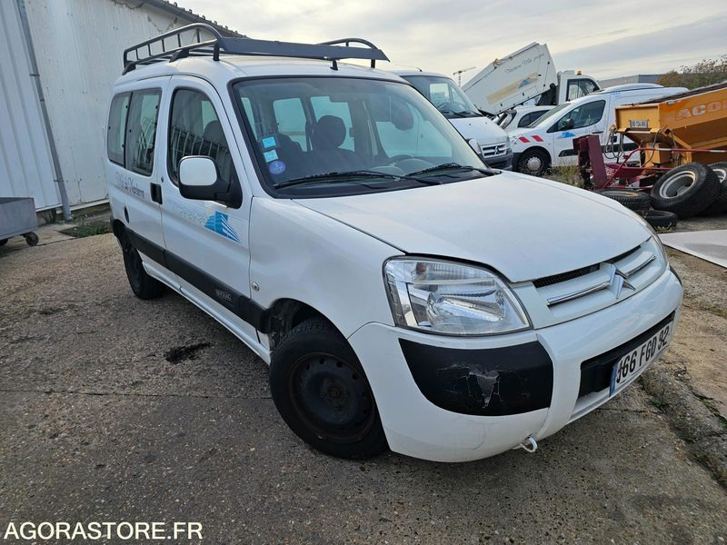 CITROEN BERLINGO - 2007 - 114669KM - 966FGD92 - Autó: 2 kép. CITROEN BERLINGO - 2007 - 114669KM - 966FGD92 - Autó: 2 kép.