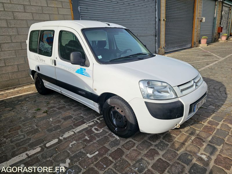CITROEN BERLINGO - 2007 - 84986KM - 721FFT92 - Autó: 2 kép. CITROEN BERLINGO - 2007 - 84986KM - 721FFT92 - Autó: 2 kép.
