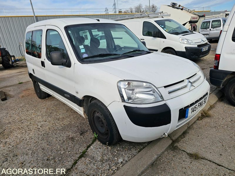 CITROEN BERLINGO - 2008 -149033KM -145FMA92 - Autó: 2 kép. CITROEN BERLINGO - 2008 -149033KM -145FMA92 - Autó: 2 kép.