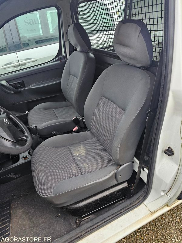 CITROEN BERLINGO - 2010 - 221150KM - BE642VQ - Kis furgon: 5 kép. CITROEN BERLINGO - 2010 - 221150KM - BE642VQ - Kis furgon: 5 kép.