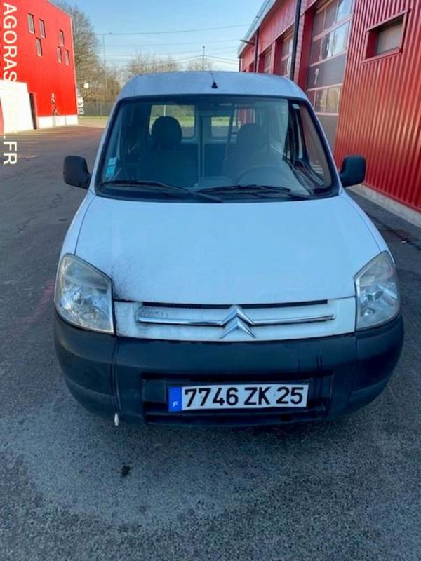 CITROEN BERLINGO ESS GPL 2499 - Kis furgon: 1 kép. CITROEN BERLINGO ESS GPL 2499 - Kis furgon: 1 kép.