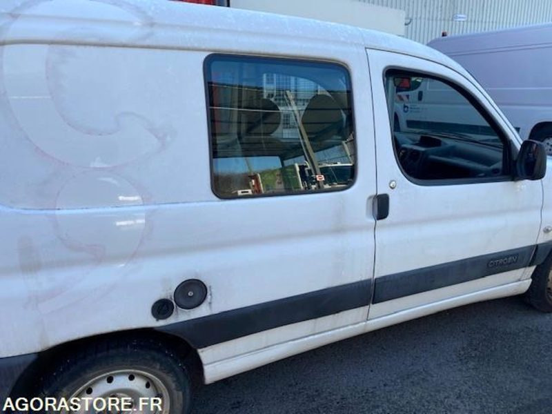 CITROEN BERLINGO ESS GPL 2499 - Kis furgon: 4 kép. CITROEN BERLINGO ESS GPL 2499 - Kis furgon: 4 kép.