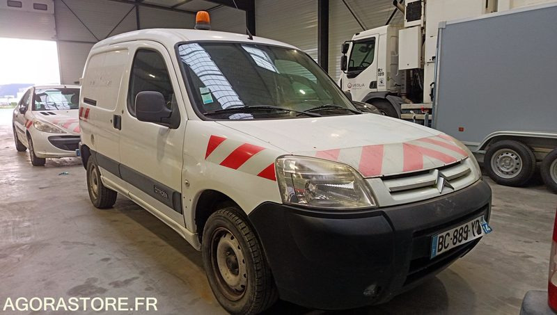 CITROEN BERLINGO FG800 - 2010 - BC-889-YD - Kis furgon: 2 kép. CITROEN BERLINGO FG800 - 2010 - BC-889-YD - Kis furgon: 2 kép.