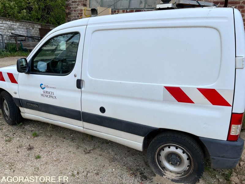 CITROEN BERLINGO - Kis furgon: 1 kép. CITROEN BERLINGO - Kis furgon: 1 kép.