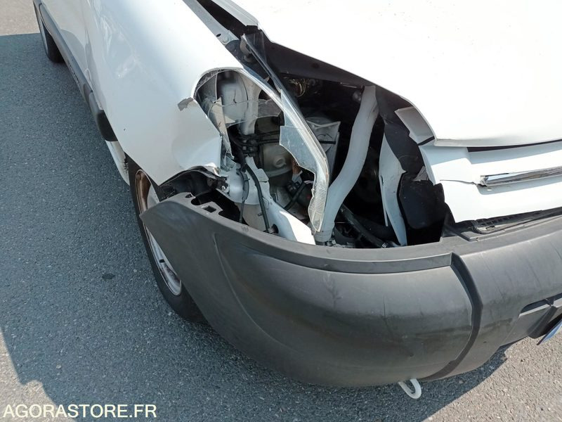 CITROEN Berlingo - 423 CMQ 78 - Kis furgon: 5 kép. CITROEN Berlingo - 423 CMQ 78 - Kis furgon: 5 kép.