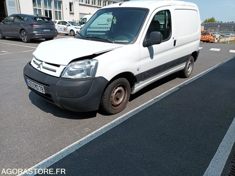 CITROEN Berlingo - 423 CMQ 78 - Kis furgon: 2 kép. CITROEN Berlingo - 423 CMQ 78 - Kis furgon: 2 kép.