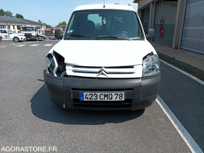 CITROEN Berlingo - 423 CMQ 78 - Kis furgon: 3 kép. CITROEN Berlingo - 423 CMQ 78 - Kis furgon: 3 kép.