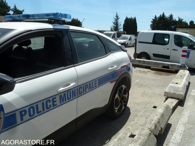 CITROEN C 4 - Autó: 5 kép. CITROEN C 4 - Autó: 5 kép.