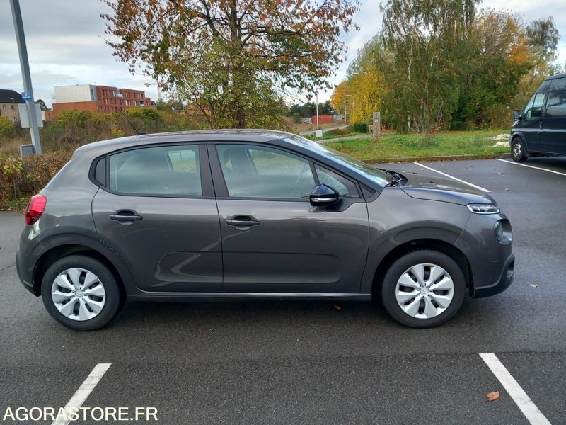 CITROEN C3 - 2018 - Autó: 3 kép. CITROEN C3 - 2018 - Autó: 3 kép.