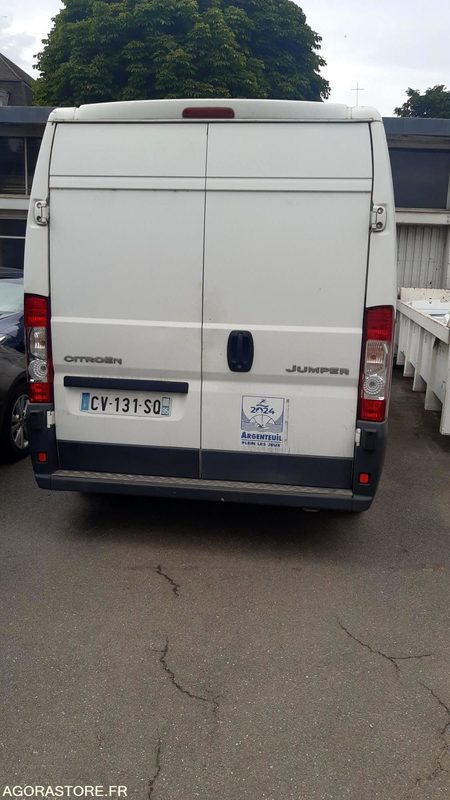 CITROEN JUMPER DIESEL - 2013 - 78600KMS non roulant - Furgon: 2 kép. CITROEN JUMPER DIESEL - 2013 - 78600KMS non roulant - Furgon: 2 kép.