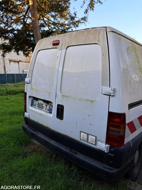 CITROEN JUMPY BJ905TJ - Kis furgon: 2 kép. CITROEN JUMPY BJ905TJ - Kis furgon: 2 kép.