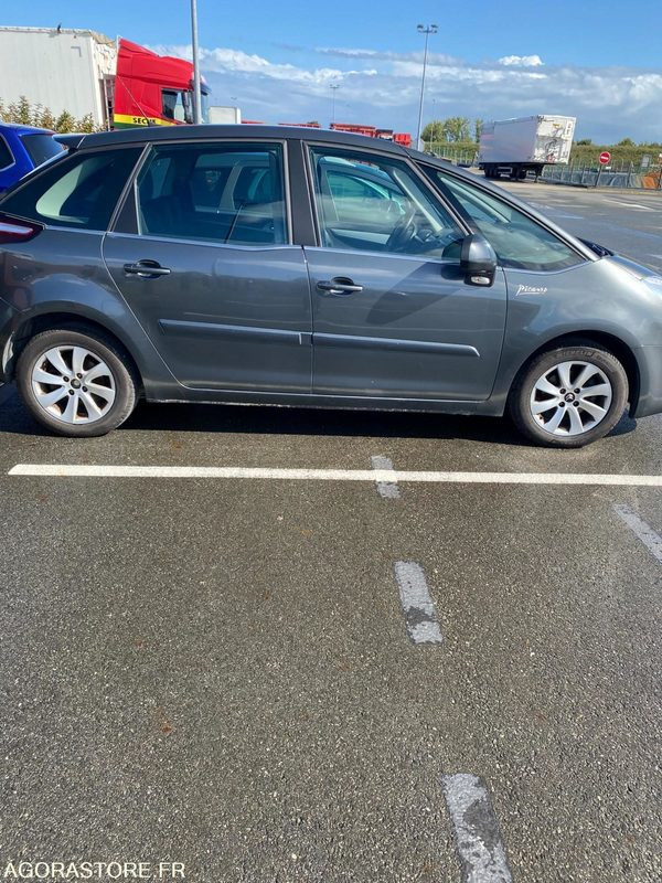 CITROEN PICASSO // CT-011-LS // 2013 - 215 102 KM - Autó: 4 kép. CITROEN PICASSO // CT-011-LS // 2013 - 215 102 KM - Autó: 4 kép.