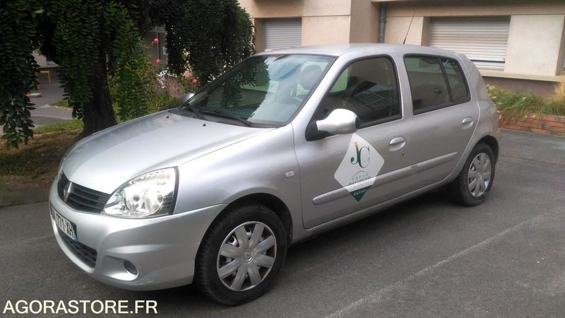 CLIO CAMPUS - Autó: 4 kép. CLIO CAMPUS - Autó: 4 kép.