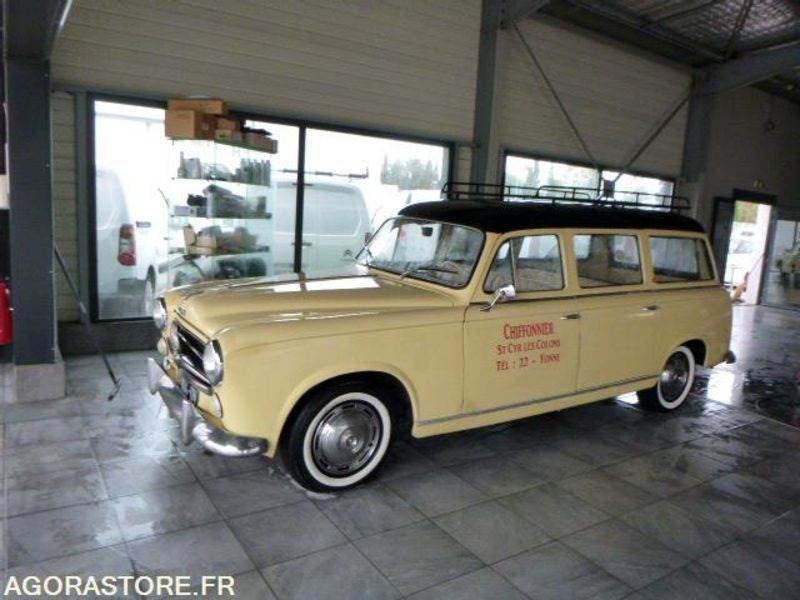 COLLECTION - PEUGEOT BREAK - 1956 - 53000km - Kombi: 1 kép. COLLECTION - PEUGEOT BREAK - 1956 - 53000km - Kombi: 1 kép.