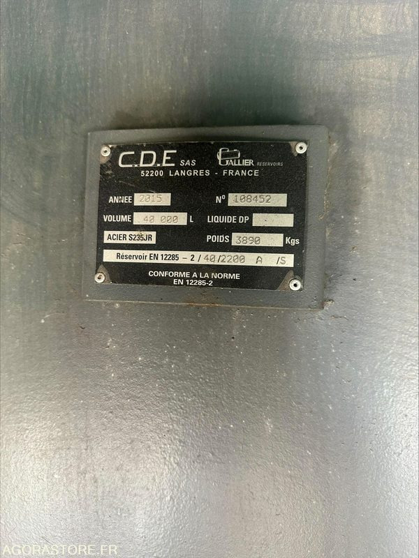 CONTAINER AVEC CUVE DE 40 000L & SYSTEME DE DISTRIBUTION CARBURANT - 2015 - Szerszám/ Felszerelés: 3 kép. CONTAINER AVEC CUVE DE 40 000L & SYSTEME DE DISTRIBUTION CARBURANT - 2015 - Szerszám/ Felszerelés: 3 kép.