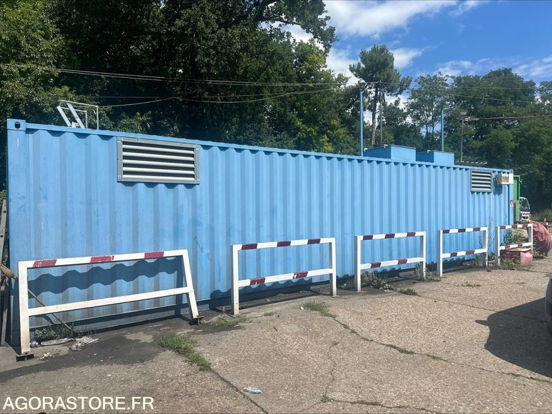 CONTAINER AVEC CUVE DE 40 000L & SYSTEME DE DISTRIBUTION CARBURANT - 2015 - Szerszám/ Felszerelés: 1 kép. CONTAINER AVEC CUVE DE 40 000L & SYSTEME DE DISTRIBUTION CARBURANT - 2015 - Szerszám/ Felszerelés: 1 kép.
