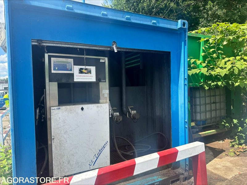 CONTAINER AVEC CUVE DE 40 000L & SYSTEME DE DISTRIBUTION CARBURANT - 2015 - Szerszám/ Felszerelés: 2 kép. CONTAINER AVEC CUVE DE 40 000L & SYSTEME DE DISTRIBUTION CARBURANT - 2015 - Szerszám/ Felszerelés: 2 kép.