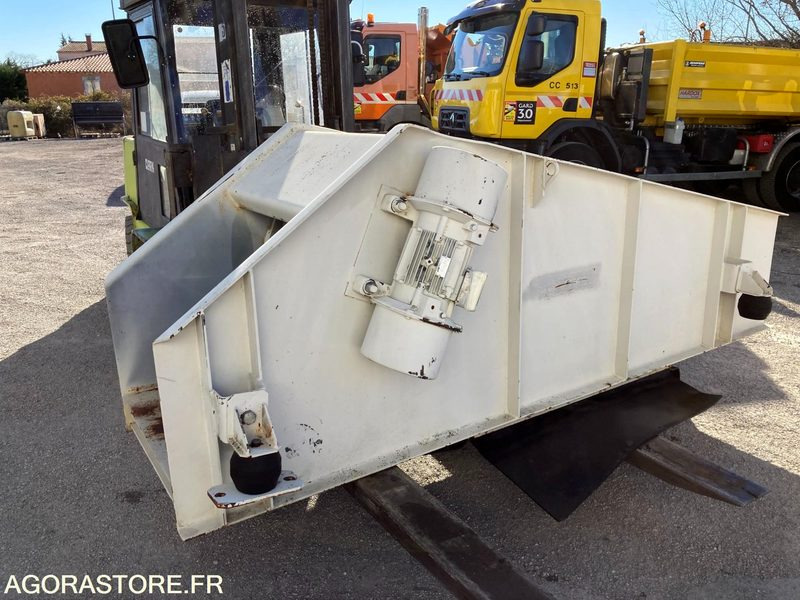 CRIBLE VIBRANT - SCALPEUR - JOEST - NEUF - Osztályozó berendezés: 1 kép. CRIBLE VIBRANT - SCALPEUR - JOEST - NEUF - Osztályozó berendezés: 1 kép.