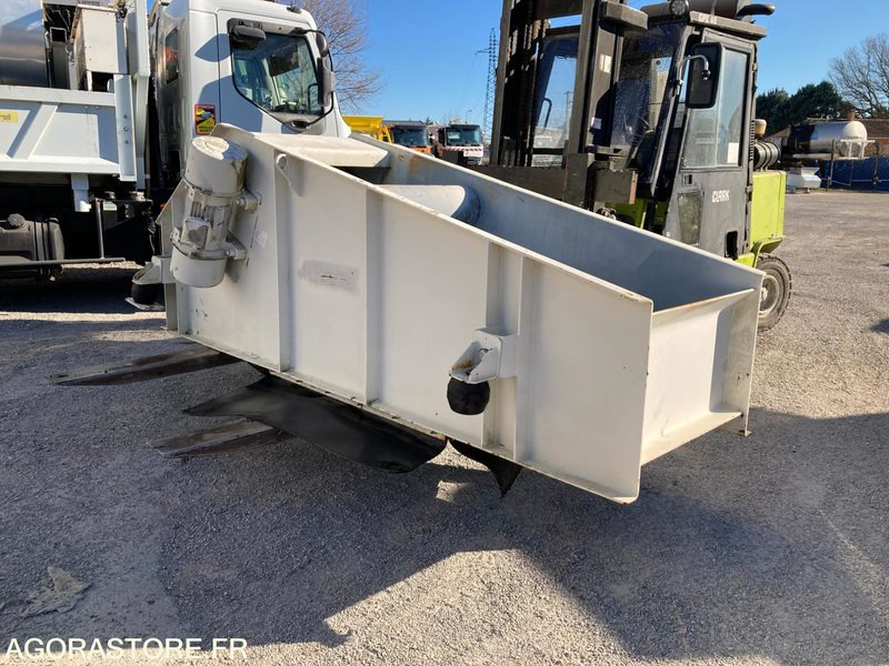 CRIBLE VIBRANT - SCALPEUR - JOEST - NEUF - Osztályozó berendezés: 2 kép. CRIBLE VIBRANT - SCALPEUR - JOEST - NEUF - Osztályozó berendezés: 2 kép.