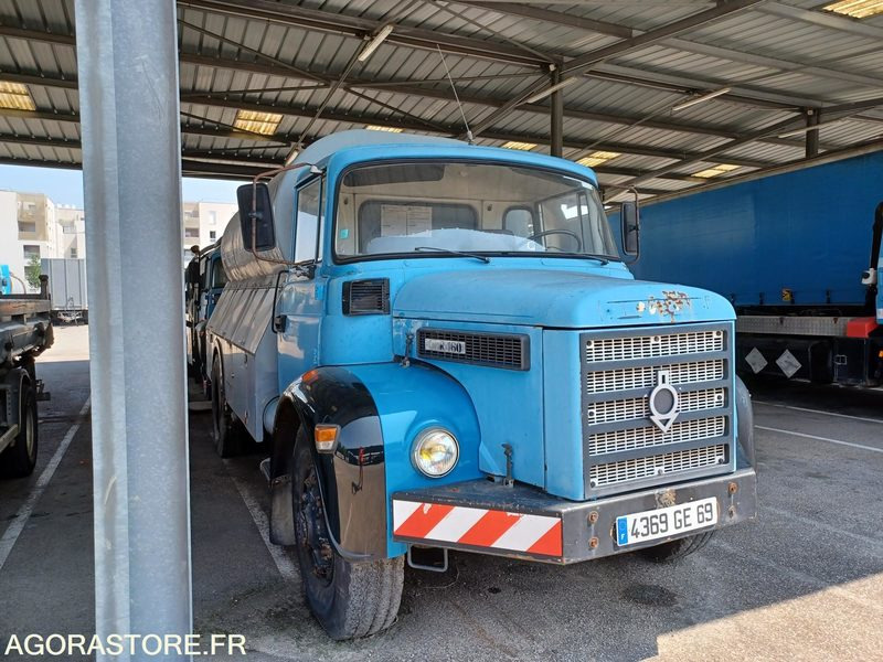 Camion HP / BERLIET 1976 4369GE69 Equipement incomplet - Szippantós autó: 3 kép. Camion HP / BERLIET 1976 4369GE69 Equipement incomplet - Szippantós autó: 3 kép.