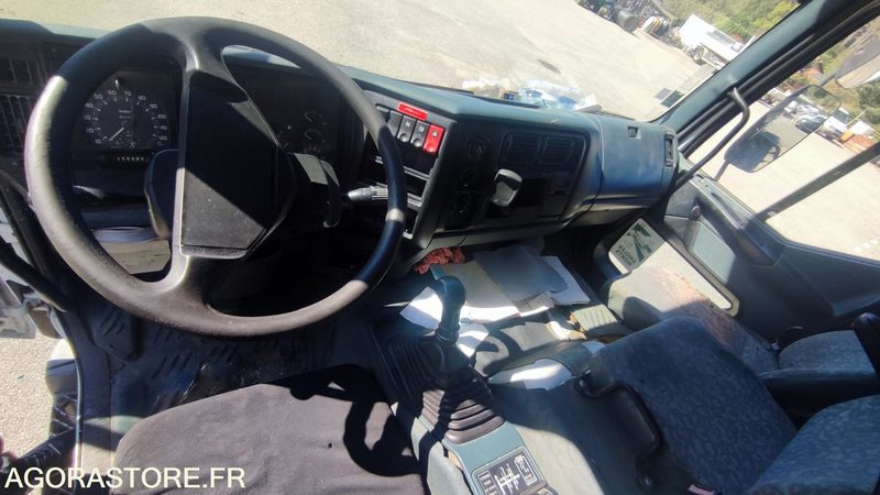 Camion Hydrocureur Renault Premium Kerax - 2000 - Szippantós autó: 5 kép. Camion Hydrocureur Renault Premium Kerax - 2000 - Szippantós autó: 5 kép.