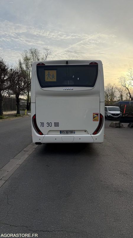 Car IVECO CROSSWAY EURO 6 2015 103 000 km CT OK - Iskolabusz: 5 kép. Car IVECO CROSSWAY EURO 6 2015 103 000 km CT OK - Iskolabusz: 5 kép.