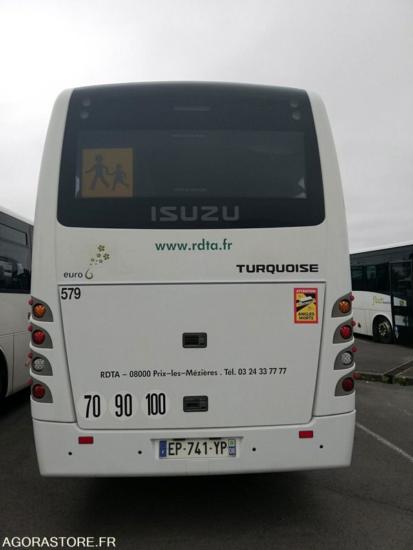 Car Isuzu Turquoise - 2017 - 110 000 km - Iskolabusz: 2 kép. Car Isuzu Turquoise - 2017 - 110 000 km - Iskolabusz: 2 kép.