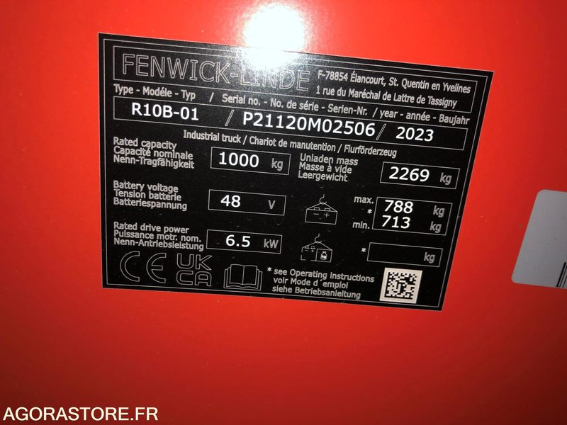 Chariot élévateur à mât rétractable - Tolóoszlopos targoncá: 3 kép. Chariot élévateur à mât rétractable - Tolóoszlopos targoncá: 3 kép.