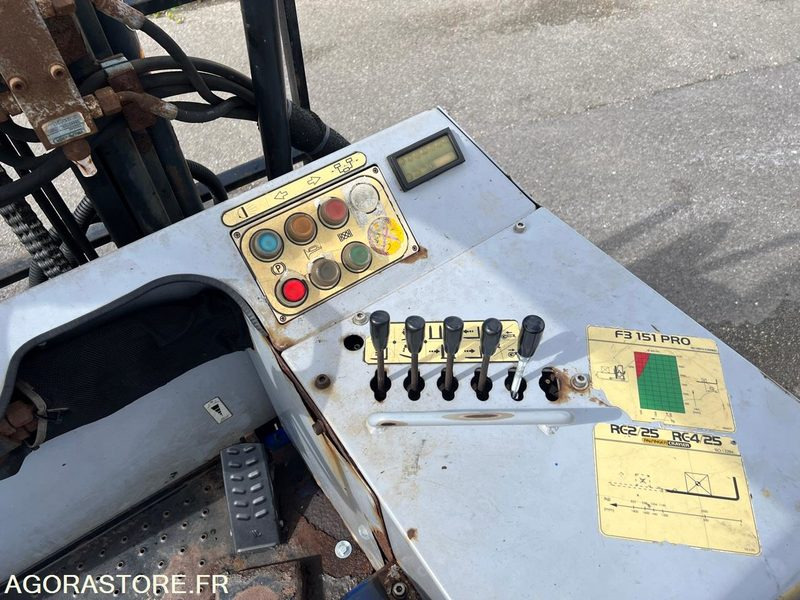 Chariot embarqué PALFINGER CRAYLER F3 151 - Dízel targonca: 3 kép. Chariot embarqué PALFINGER CRAYLER F3 151 - Dízel targonca: 3 kép.